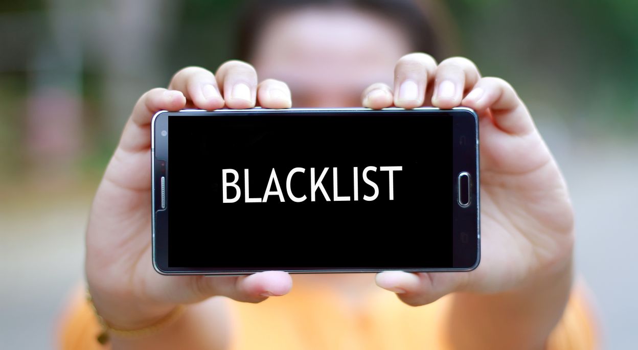 How can I blacklist my cellphone?